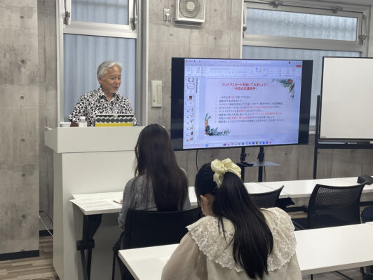 クリスマス文化研究家/クリスマスカード収集家　木村正裕氏の講義